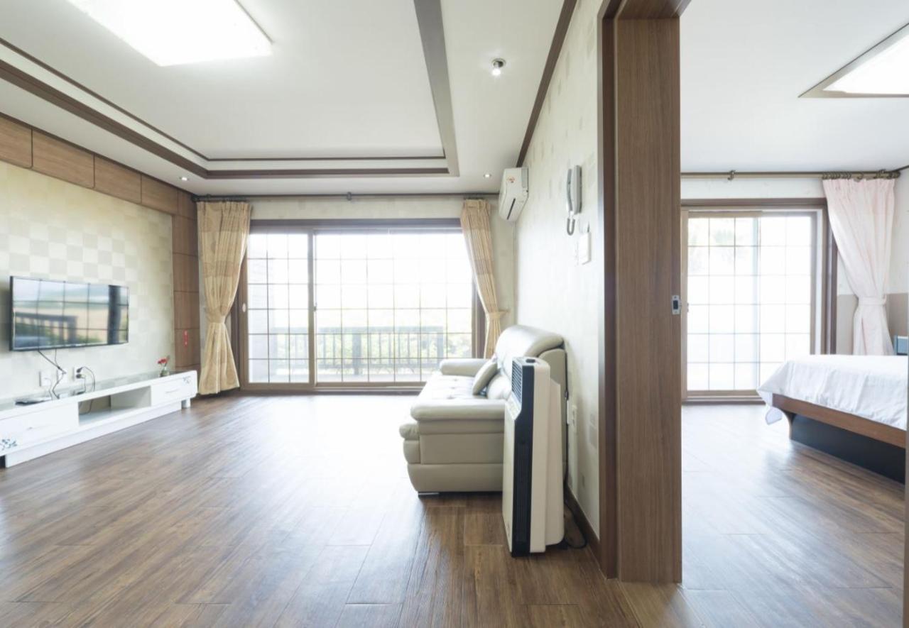 Jeju Time-Travel Pension Экстерьер фото